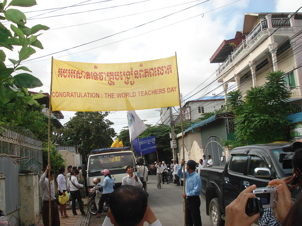 https://www.flickr.com/photos/educationinternational/3986004343/in/photolist-75ibyG-75ejp6-75ibrs-75ejdP-75ibmA/